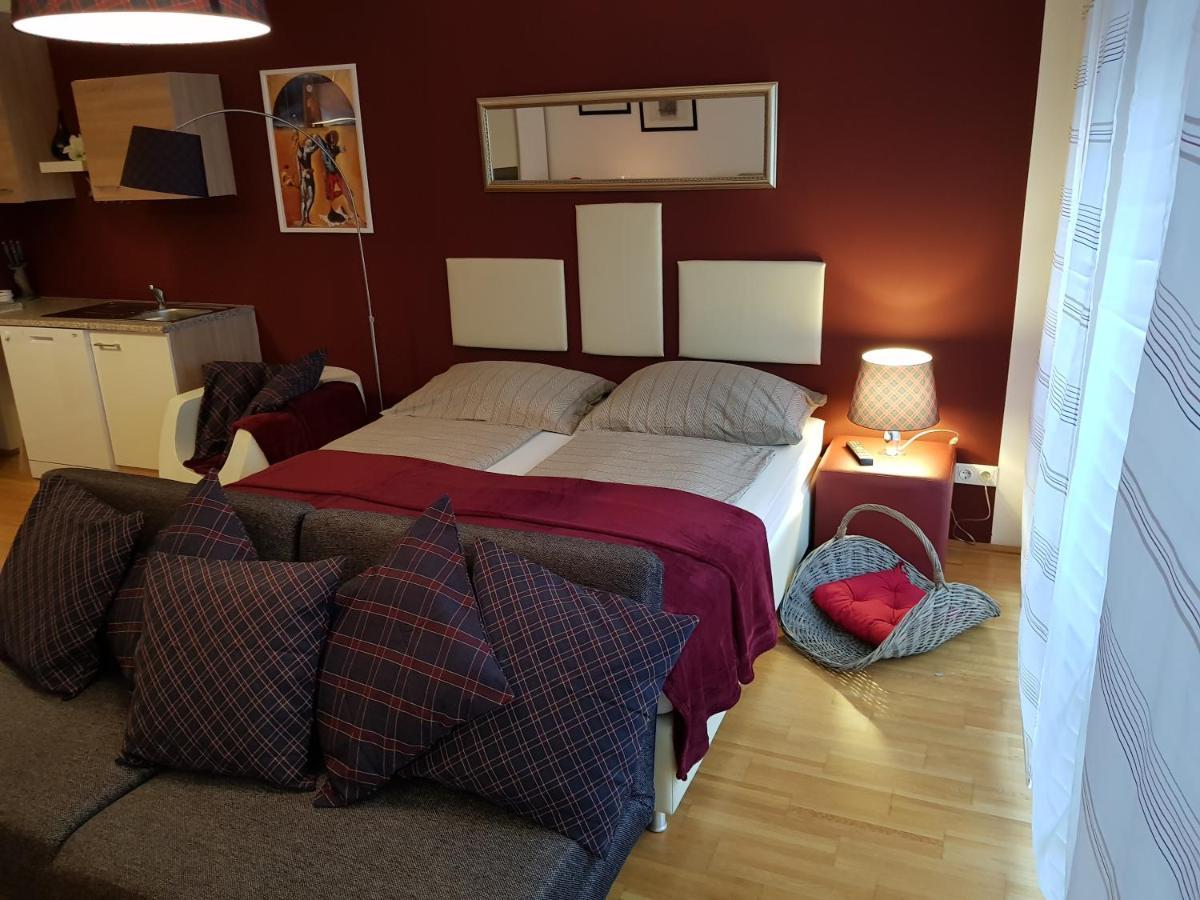 Bullsliving Kaisermuehlen Apartment Erni Next To Uno City Wina Bagian luar foto